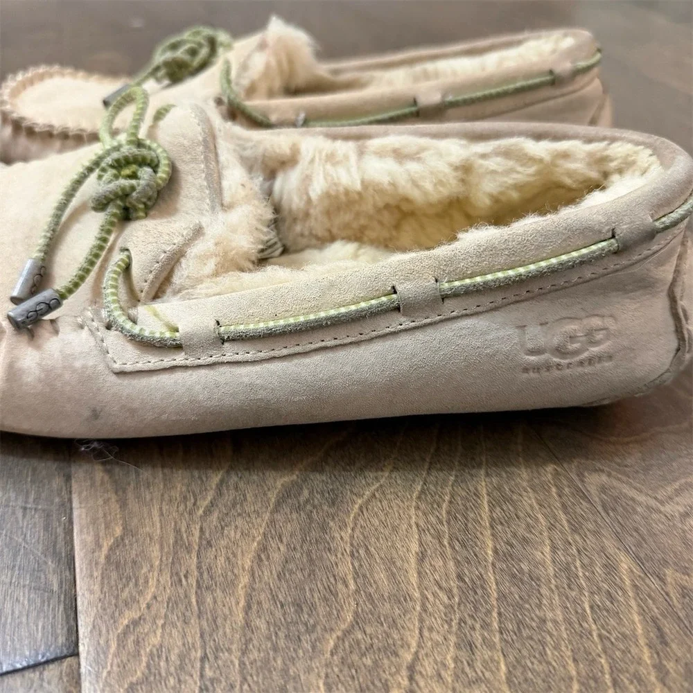 UGG Dakota Moccasin Slippers Womens Size 8 Beige Shearling Lined Green - Picture 7 of 12